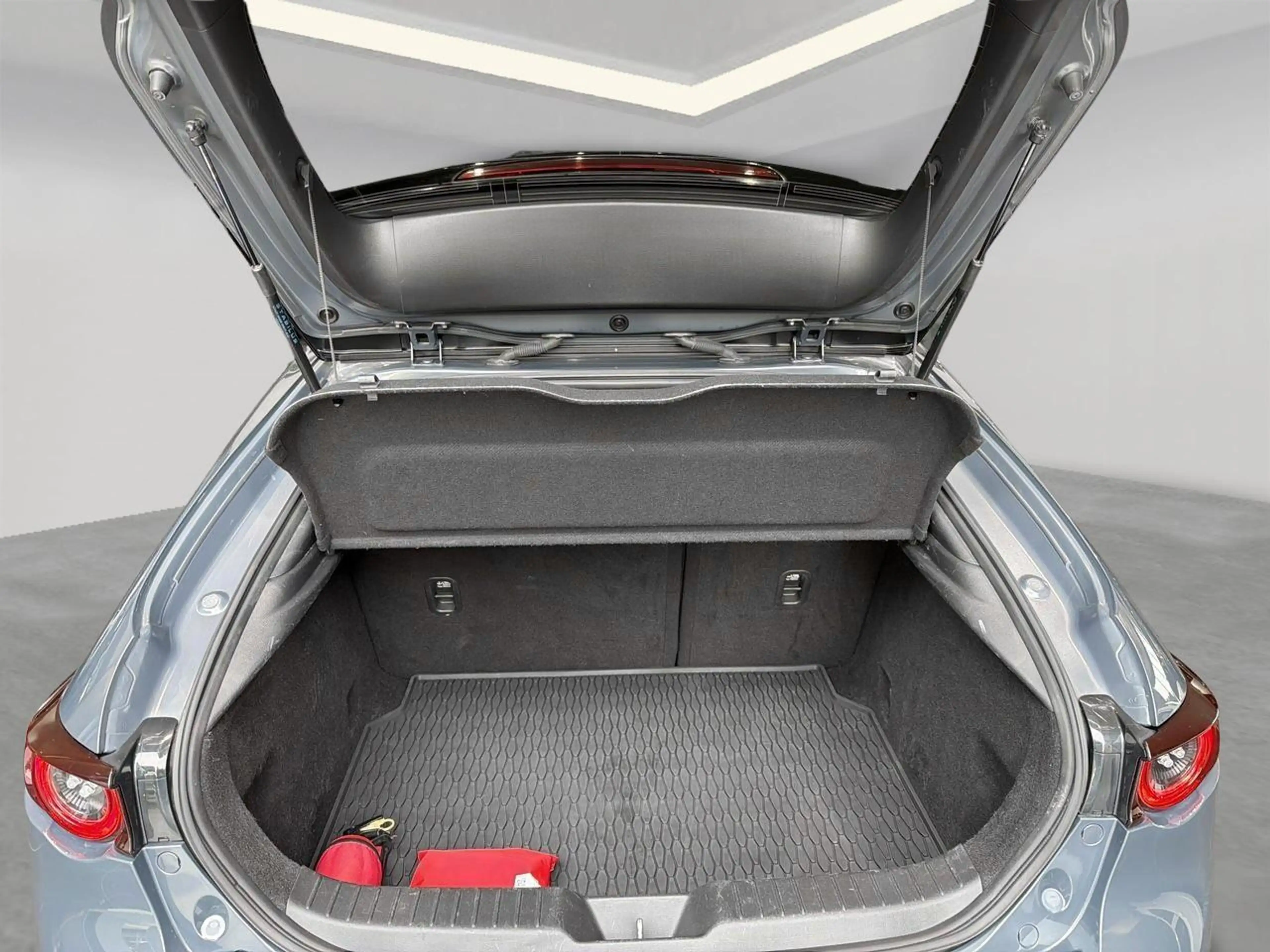 Mazda 3 Hatchback 2.0 Skyactiv-G 90kW Skydrive Sport — photo 7