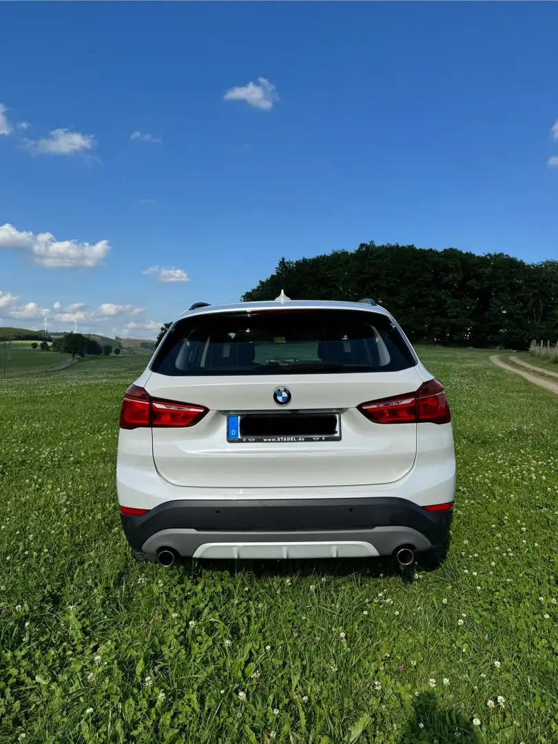 BMW X1 xDrive20d Aut. Sport Line Weiß - 2