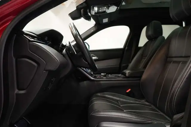 Land Rover Range Rover Velar view 14