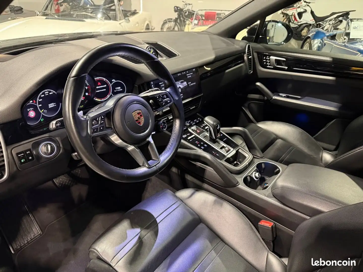 Porsche Cayenne iii coupe 3.0 v6 e-hybrid 462 Noir - 2