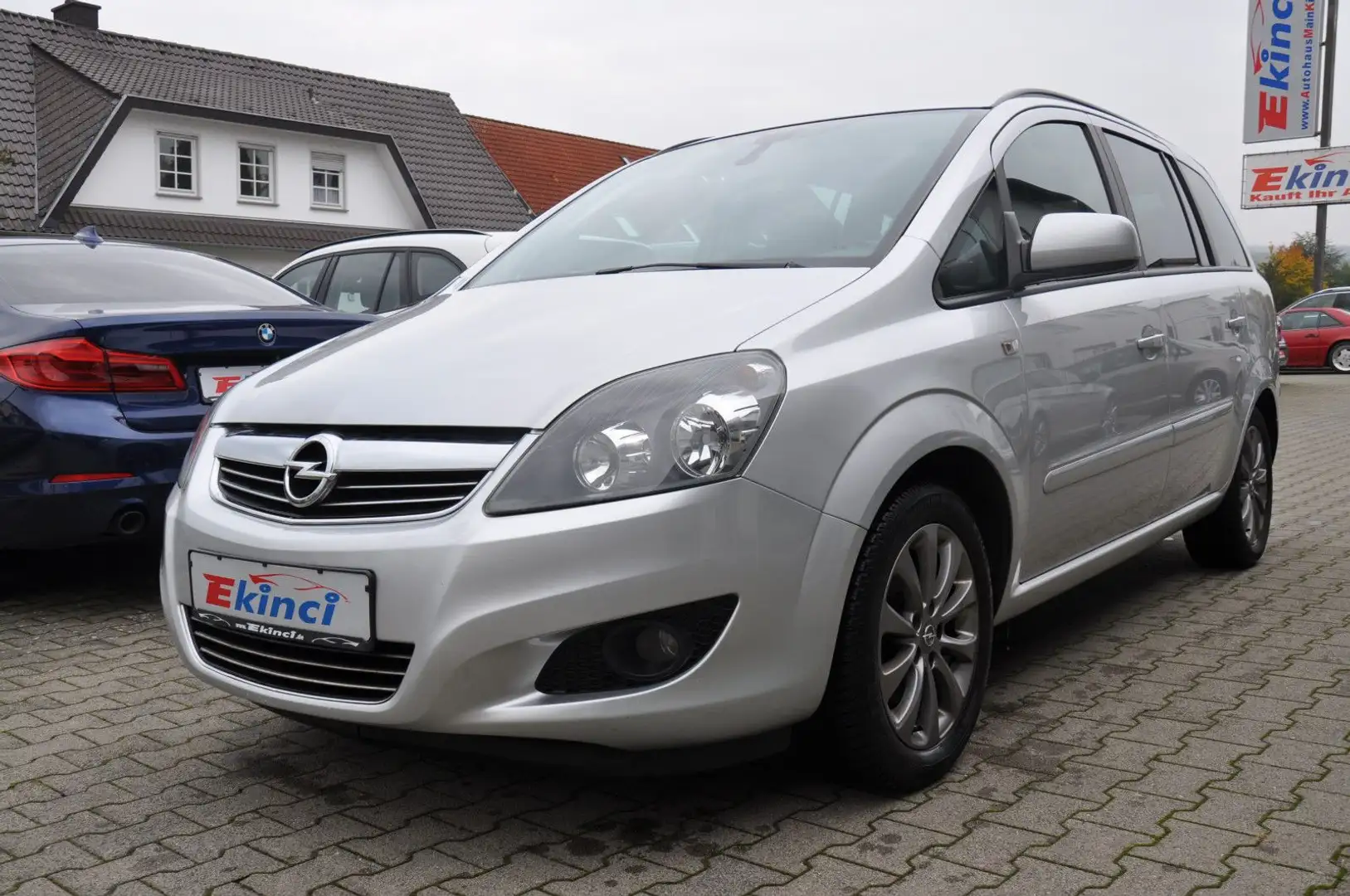 Opel Zafira B Family Silber - 1