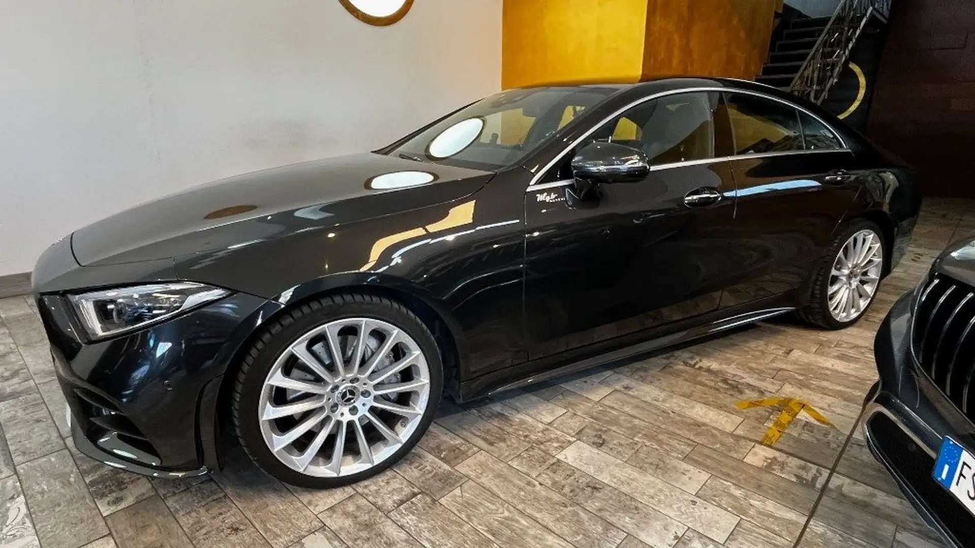 Mercedes-Benz CLS 350 d 4Matic Auto Premium Plus AMG Perfetta Noir - 2