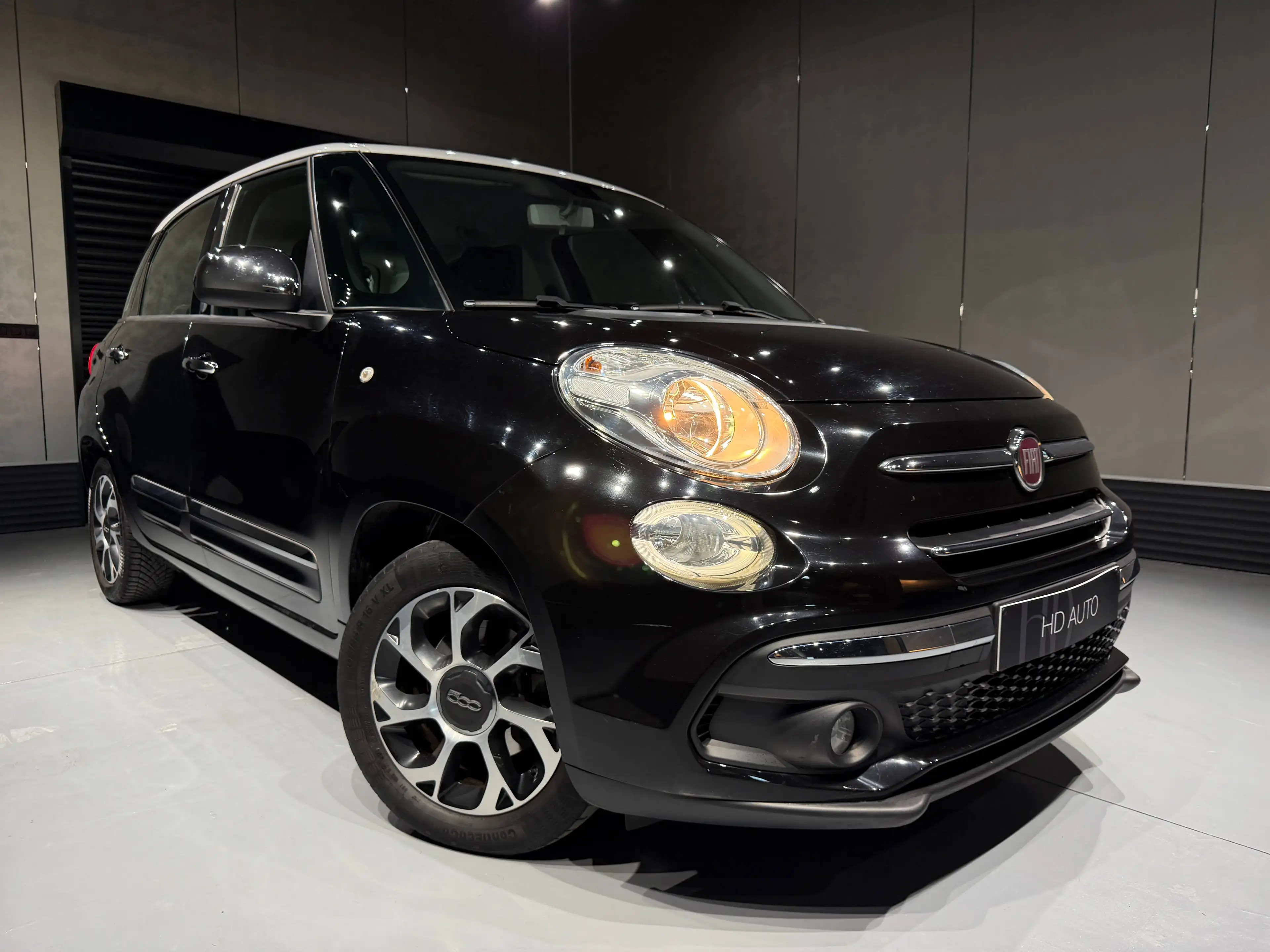 Fiat 500L 500L 1.4i MIRROR SERIE//1ER PRO 98.700KM//GPS//LED//UCONNECT// — photo 6
