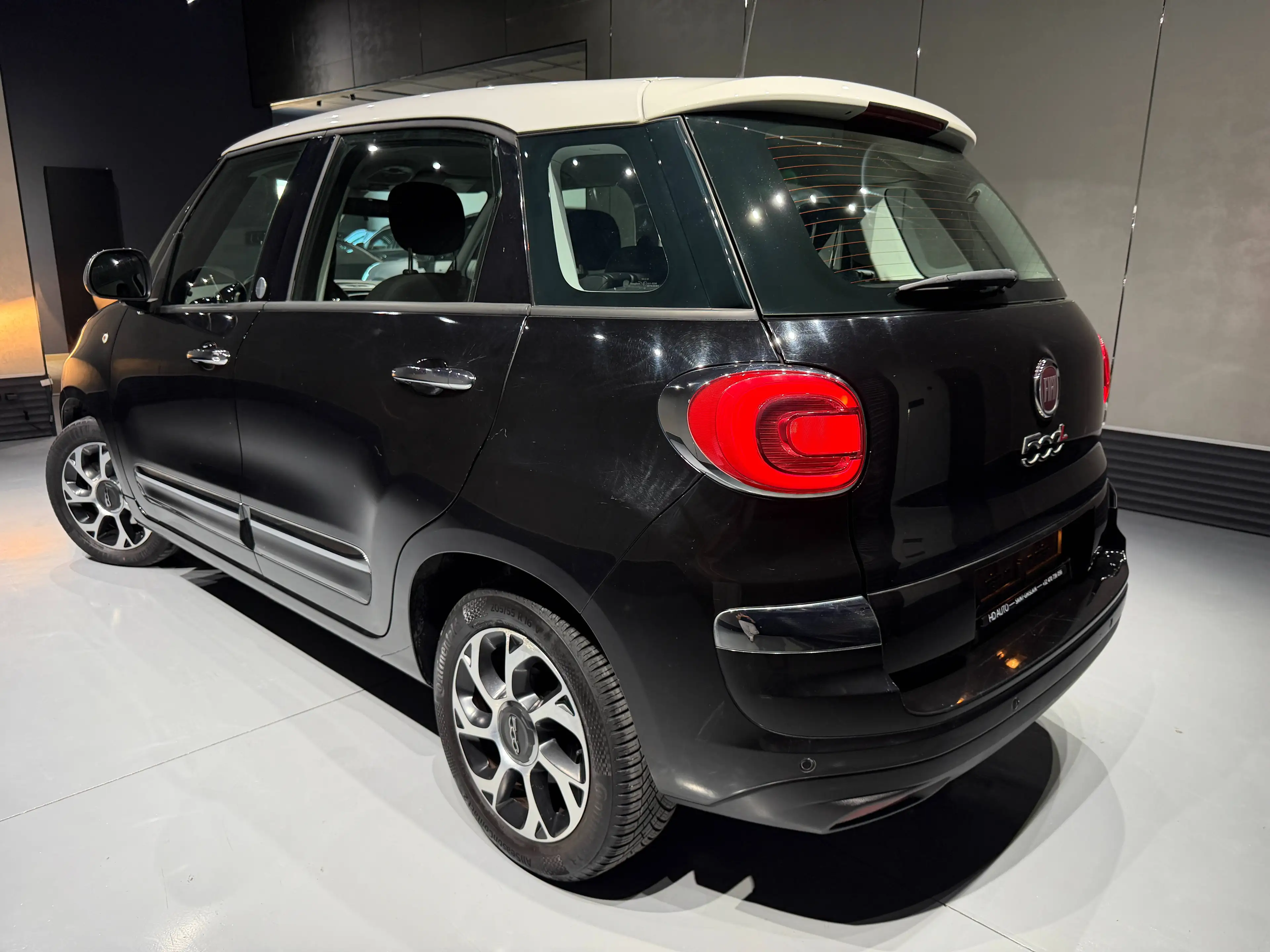 Fiat 500L 500L 1.4i MIRROR SERIE//1ER PRO 98.700KM//GPS//LED//UCONNECT// — photo 9