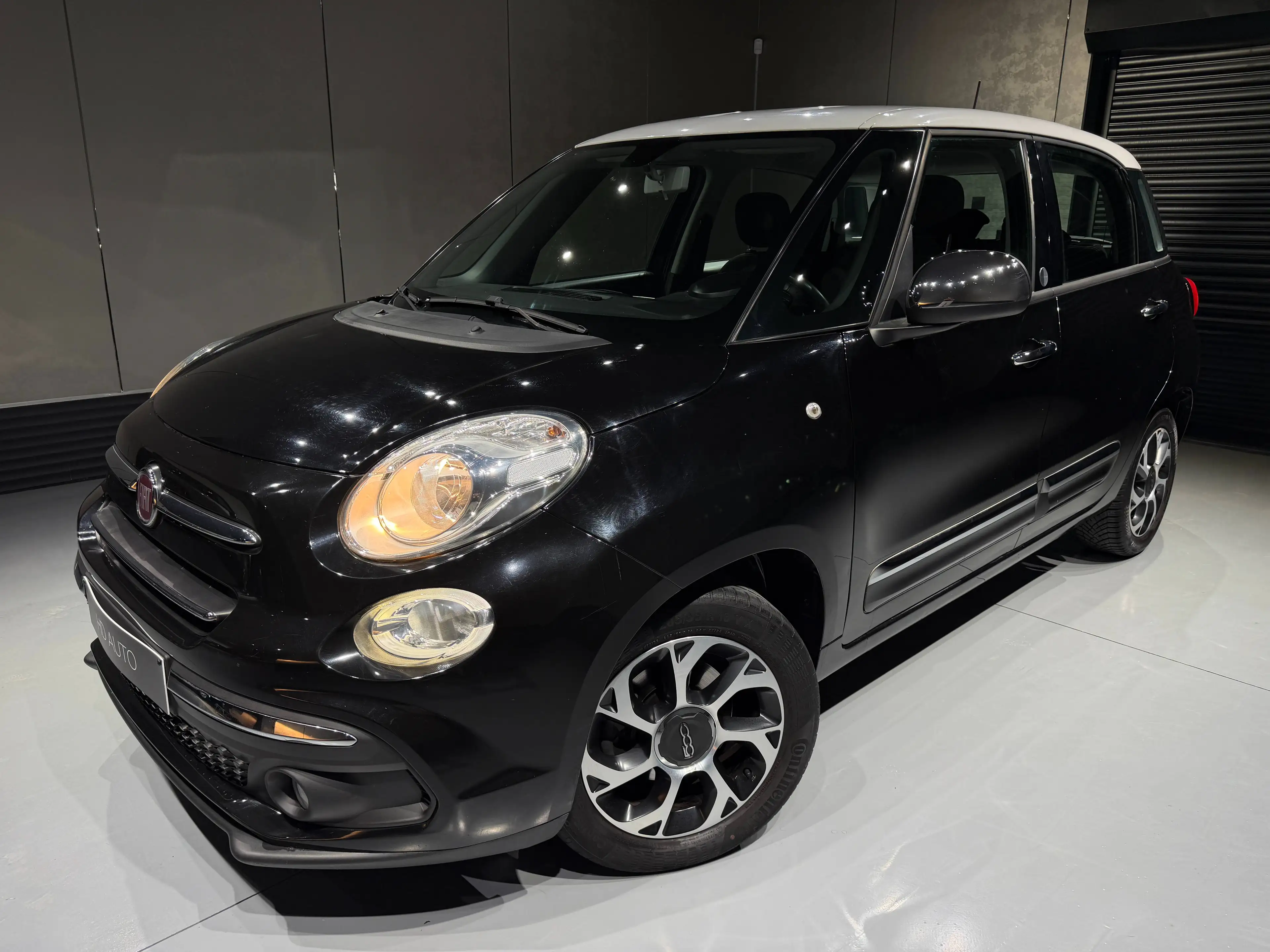 Fiat 500L 500L 1.4i MIRROR SERIE//1ER PRO 98.700KM//GPS//LED//UCONNECT// — photo 2