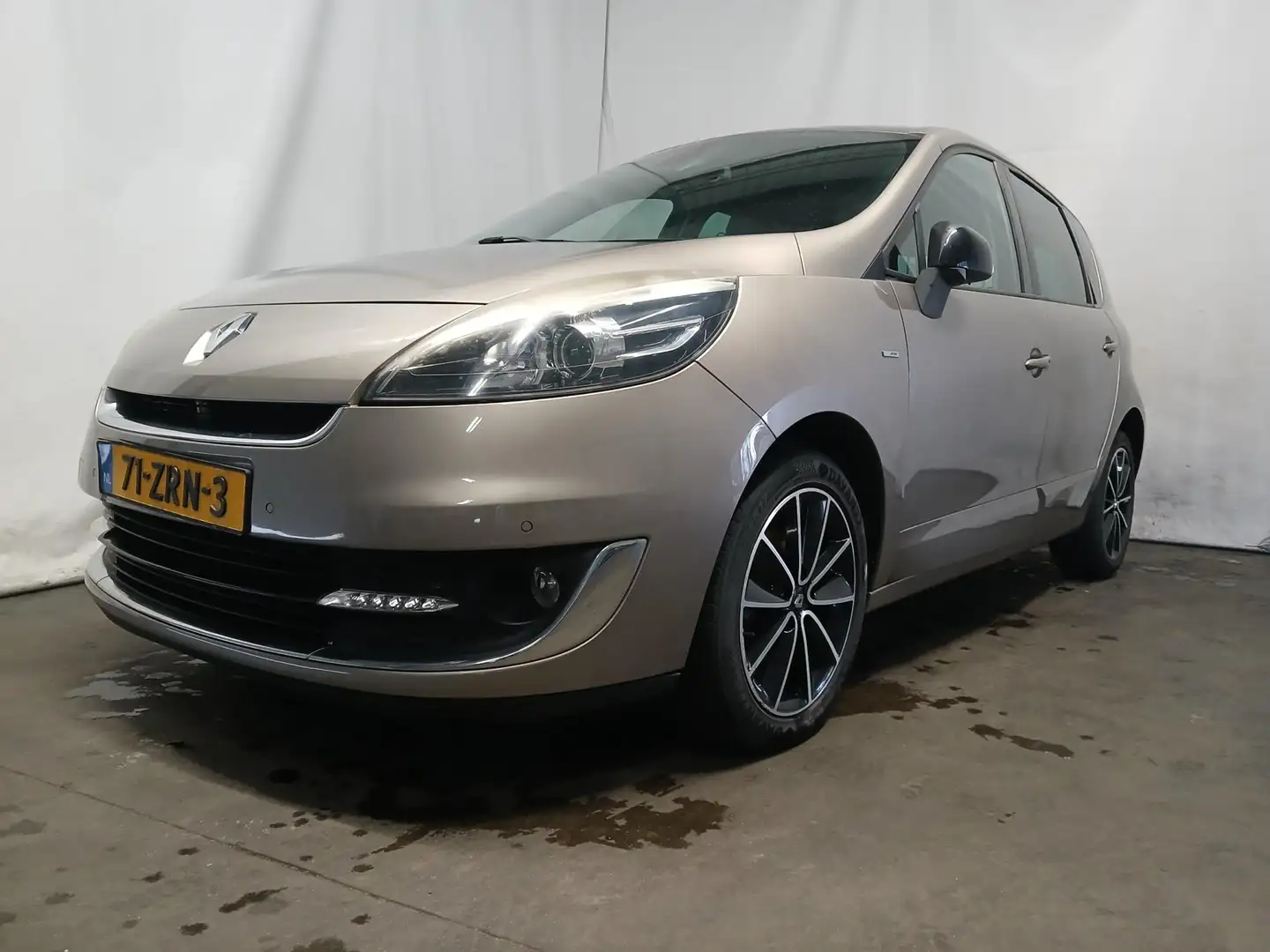 Renault Scenic 1.2 TCe Bose MOTOR SCHADE!! Bruin - 2
