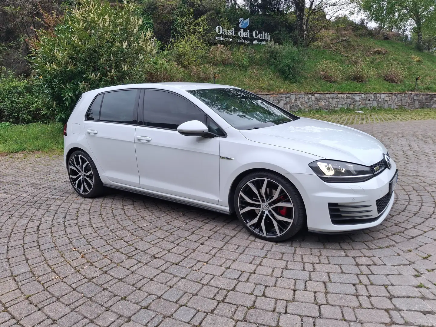 Volkswagen Golf GTD 2.0 tdi Alb - 2