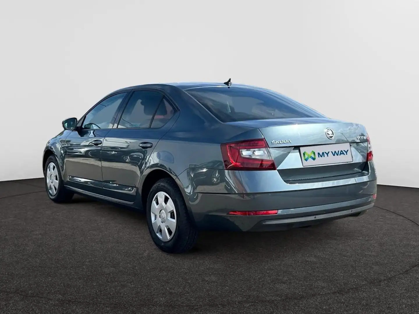Skoda Octavia AMB TD 85/1.6 M5F Gris - 2
