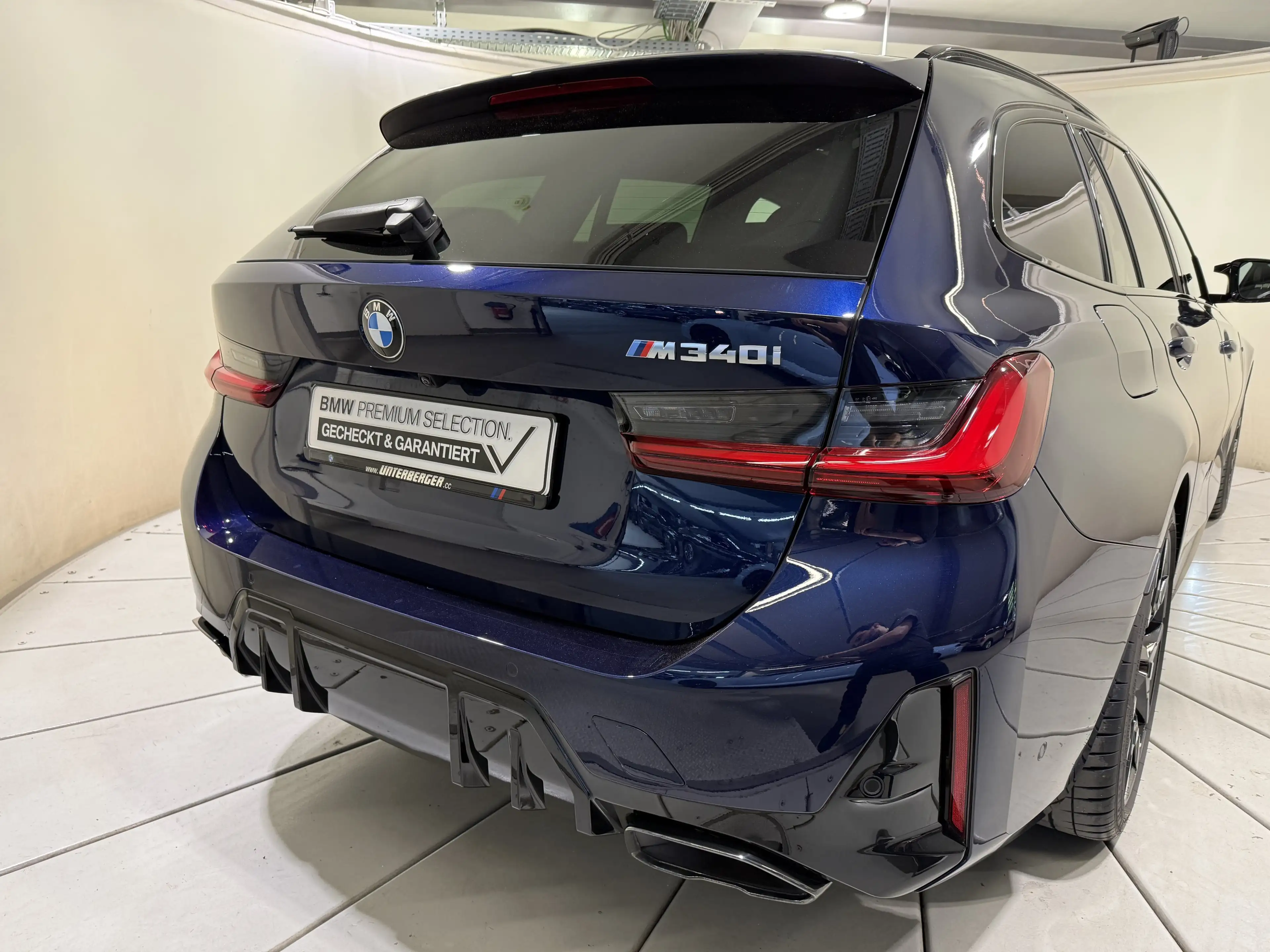 BMW 340 M340i xDrive Touring HUD HiFi 360° Pano Memory — photo 7