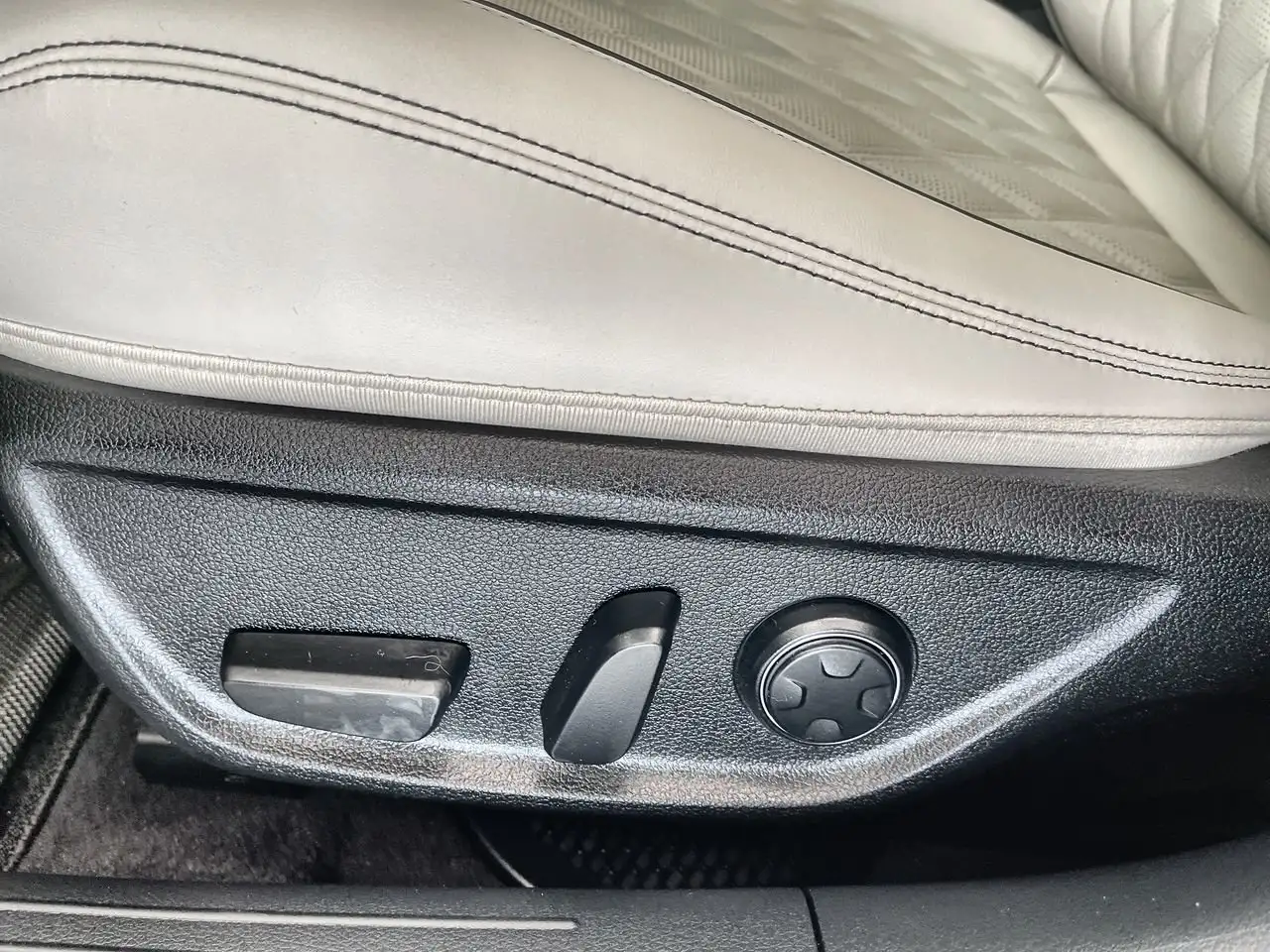 Genesis G70 снимка Genesis G70