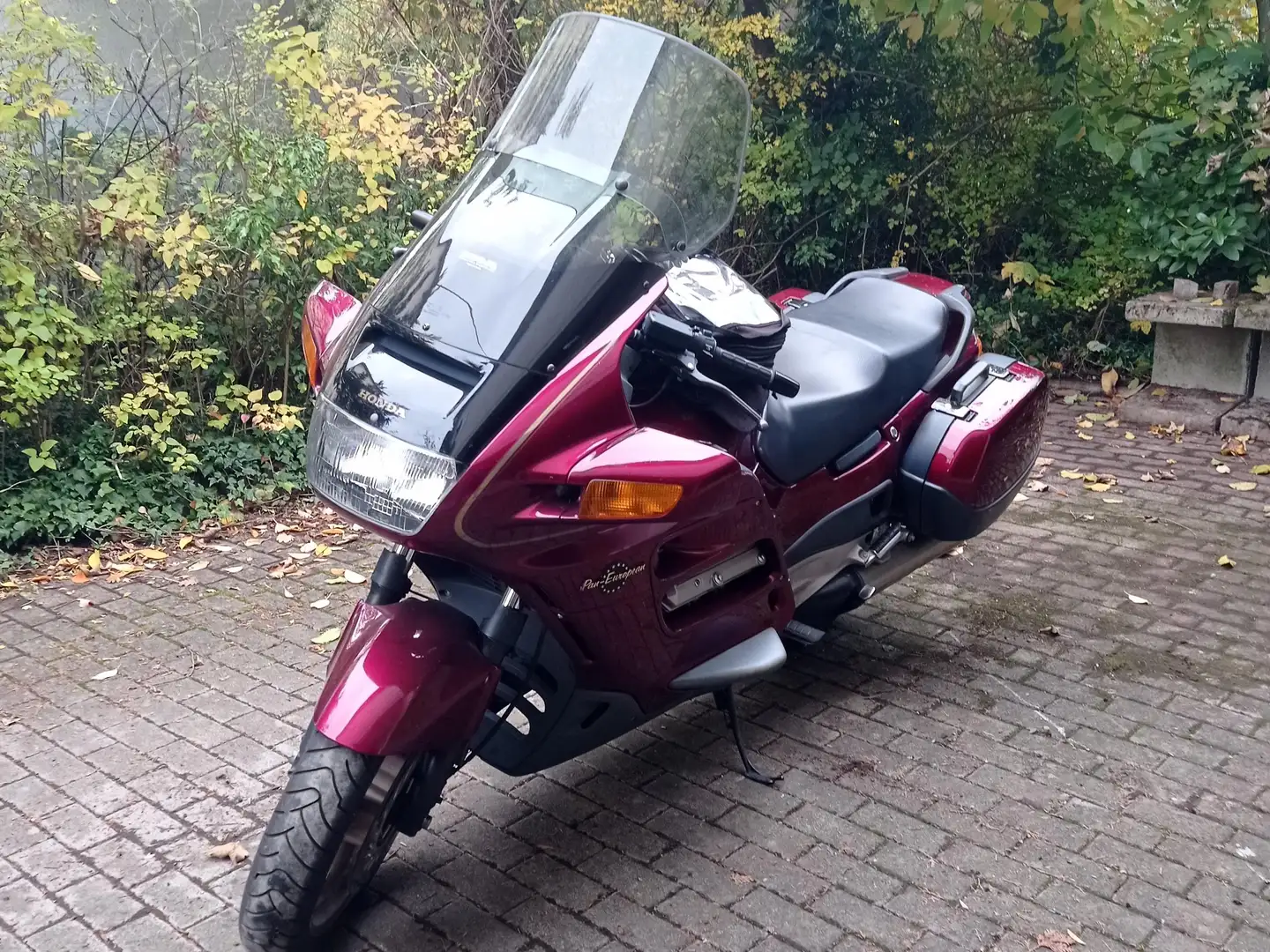 Honda Pan European ST 1100 Rot - 2