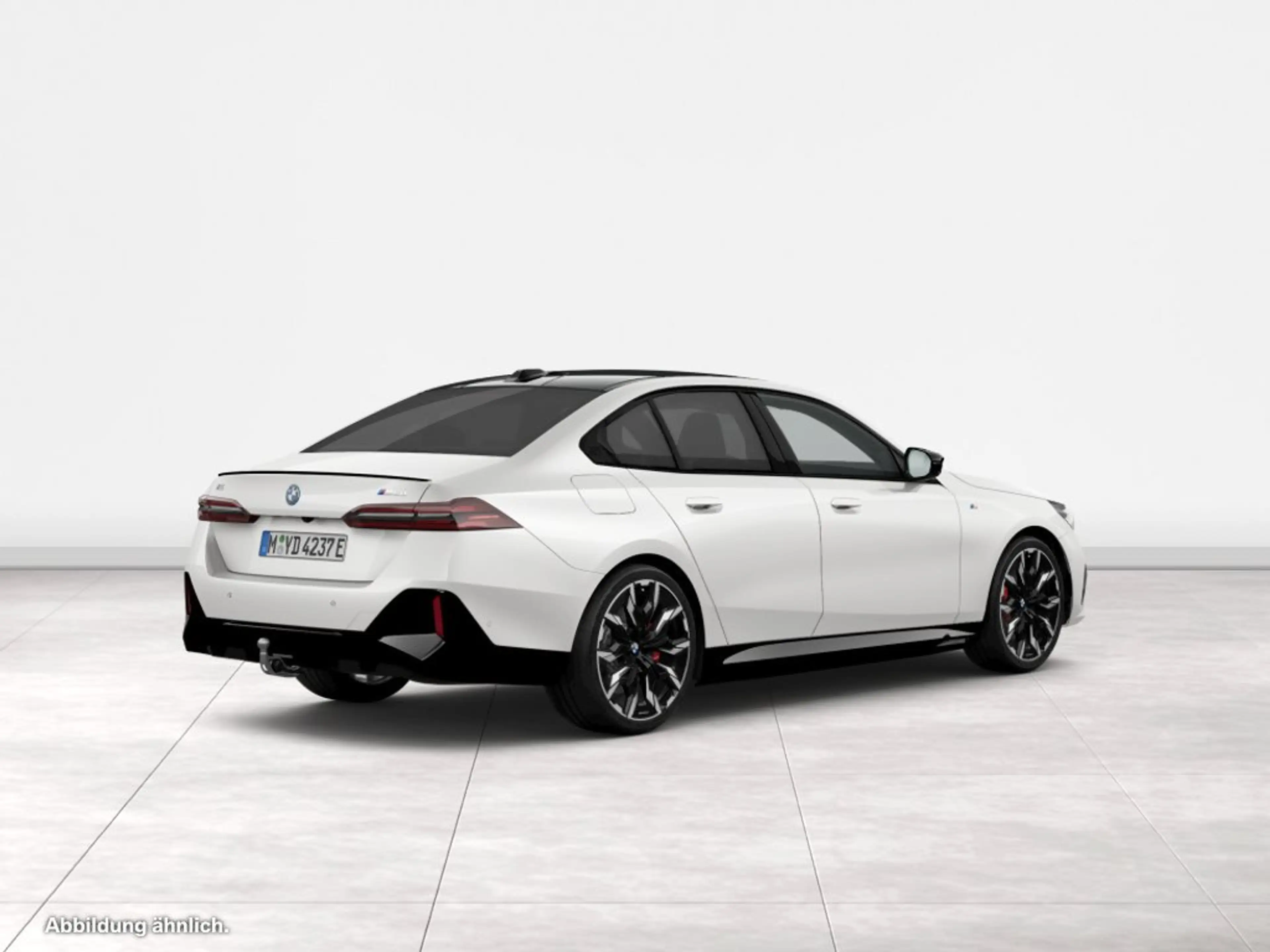 BMW i5 M60 xDrive — photo 2