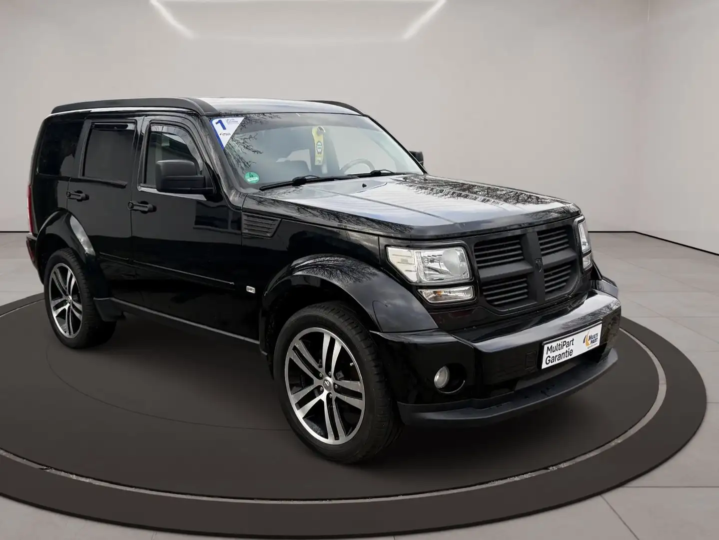 Dodge Nitro SXT Schwarz - 1