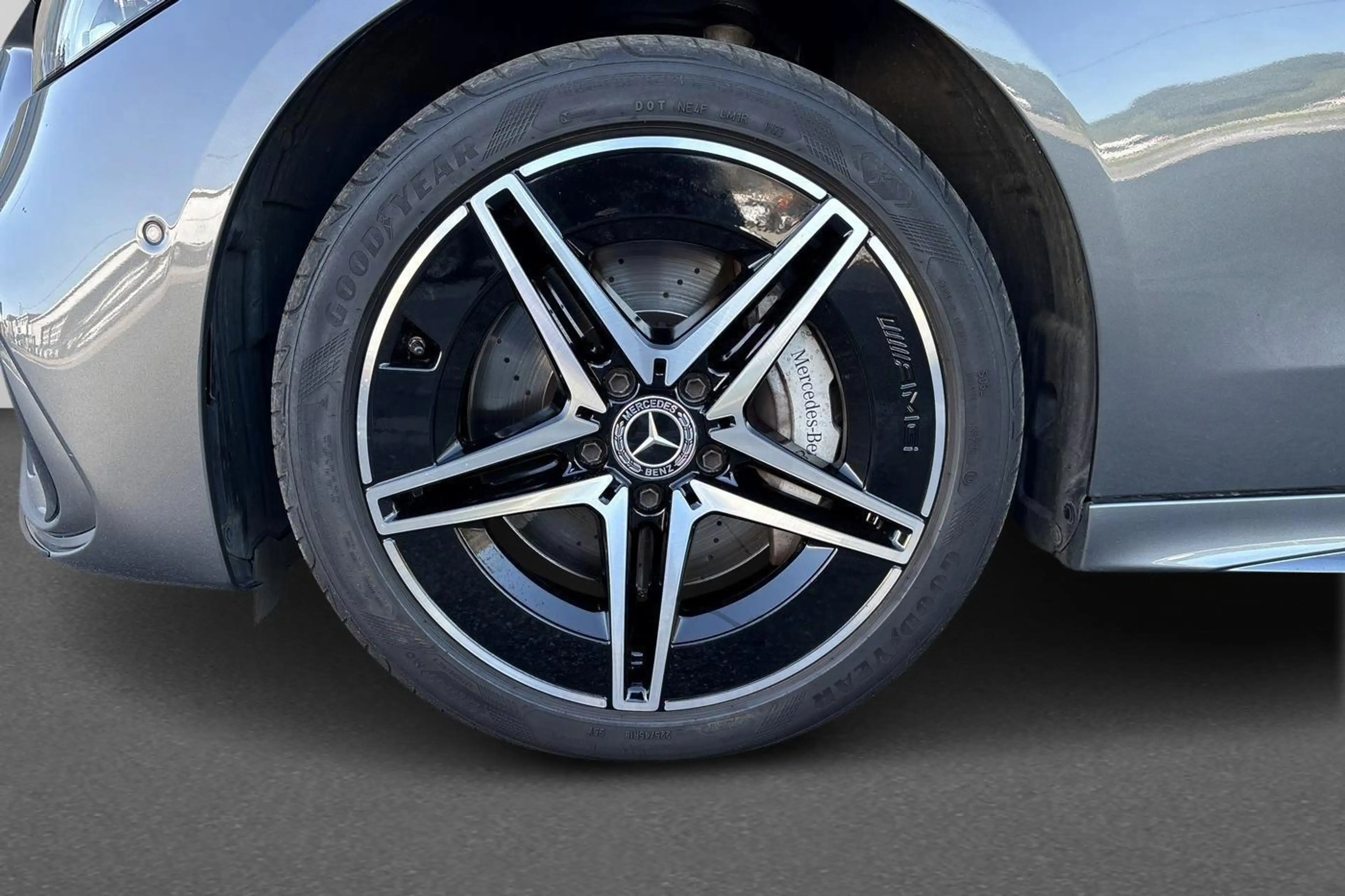 Mercedes-Benz C 300 Break C e AMG Line — photo 4