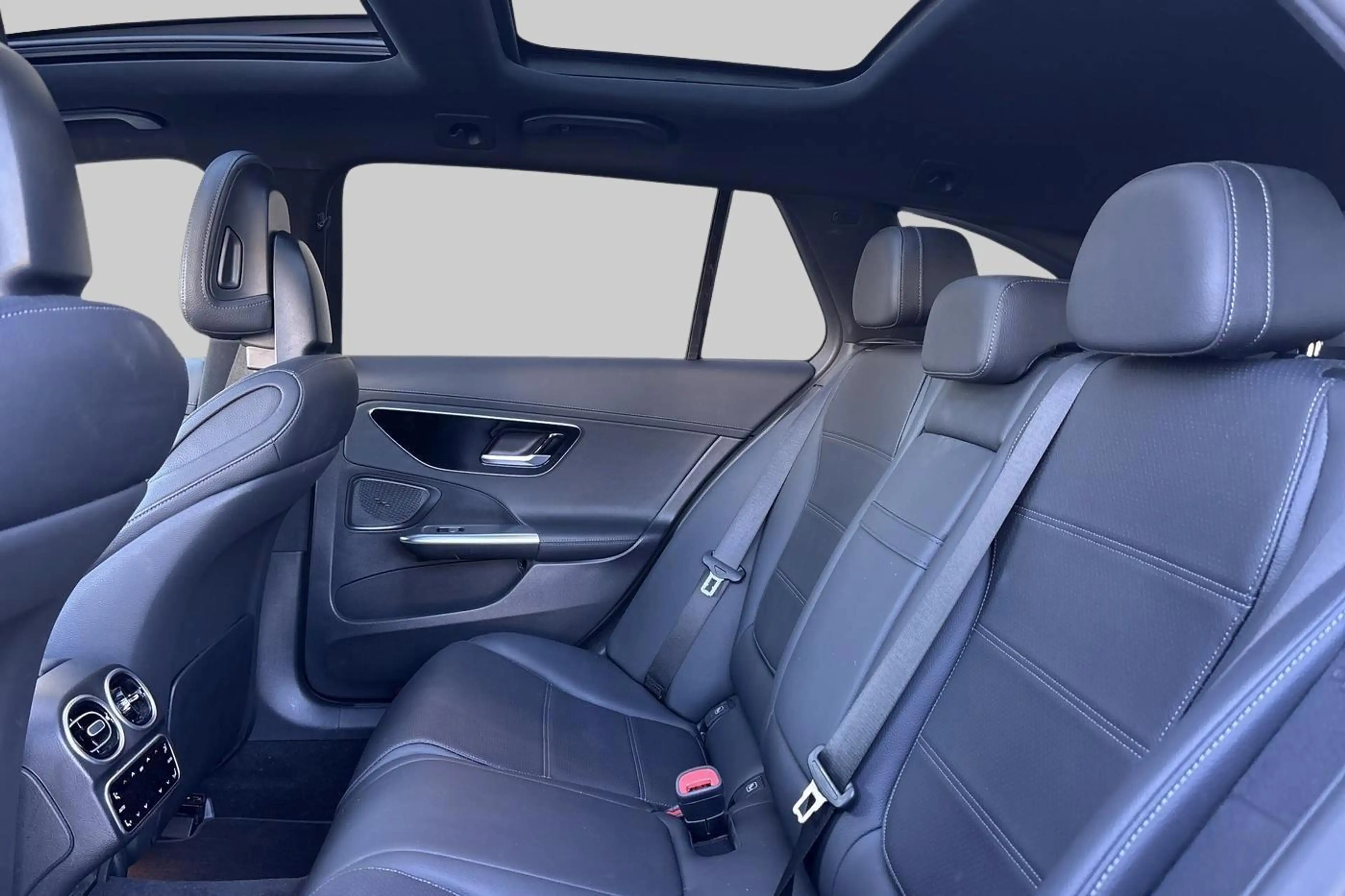 Mercedes-Benz C 300 Break C e AMG Line — photo 7