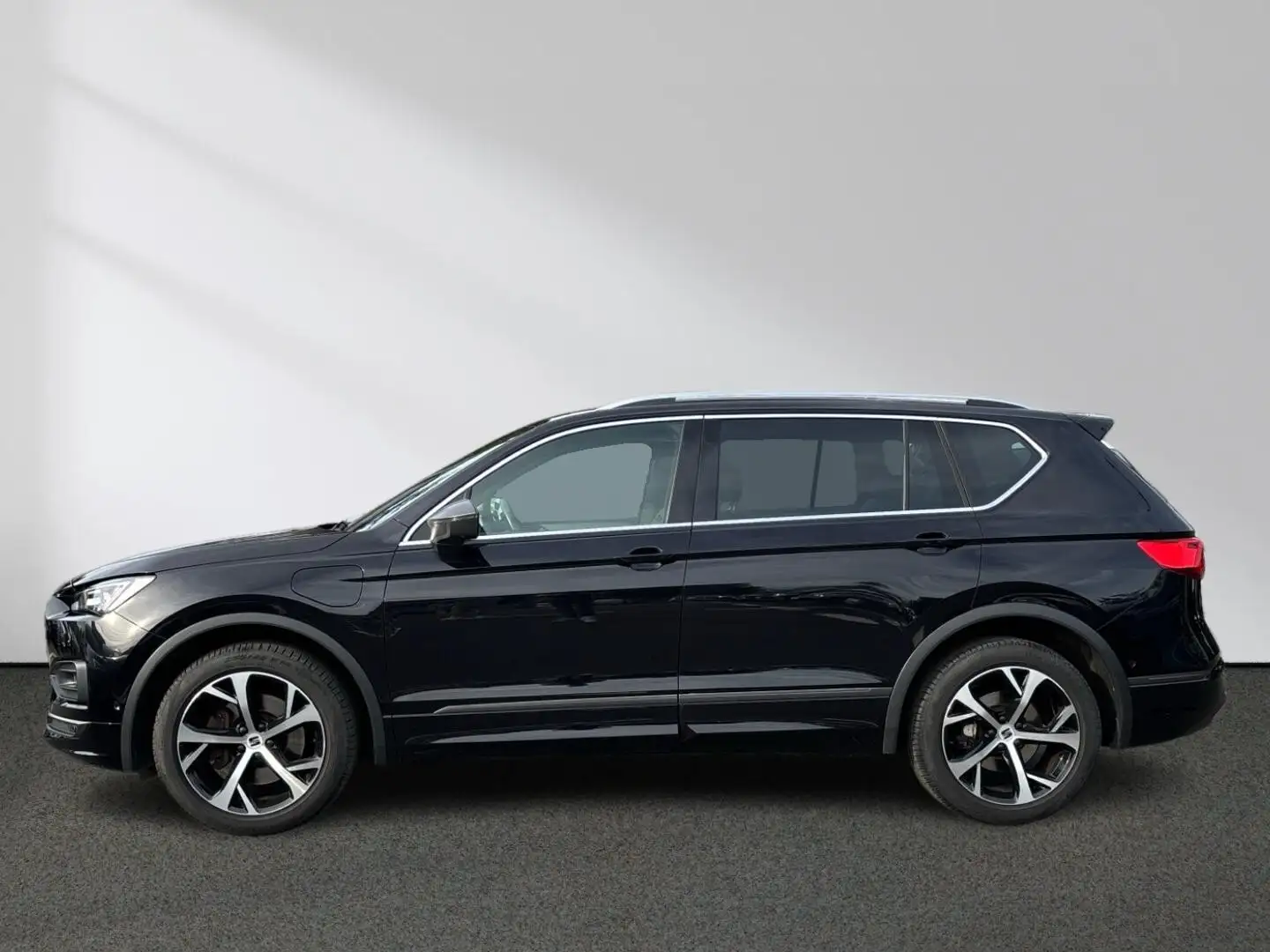 SEAT Tarraco 1.4 eHybrid DSG CarPlay LED 360° Kamera Schwarz - 2