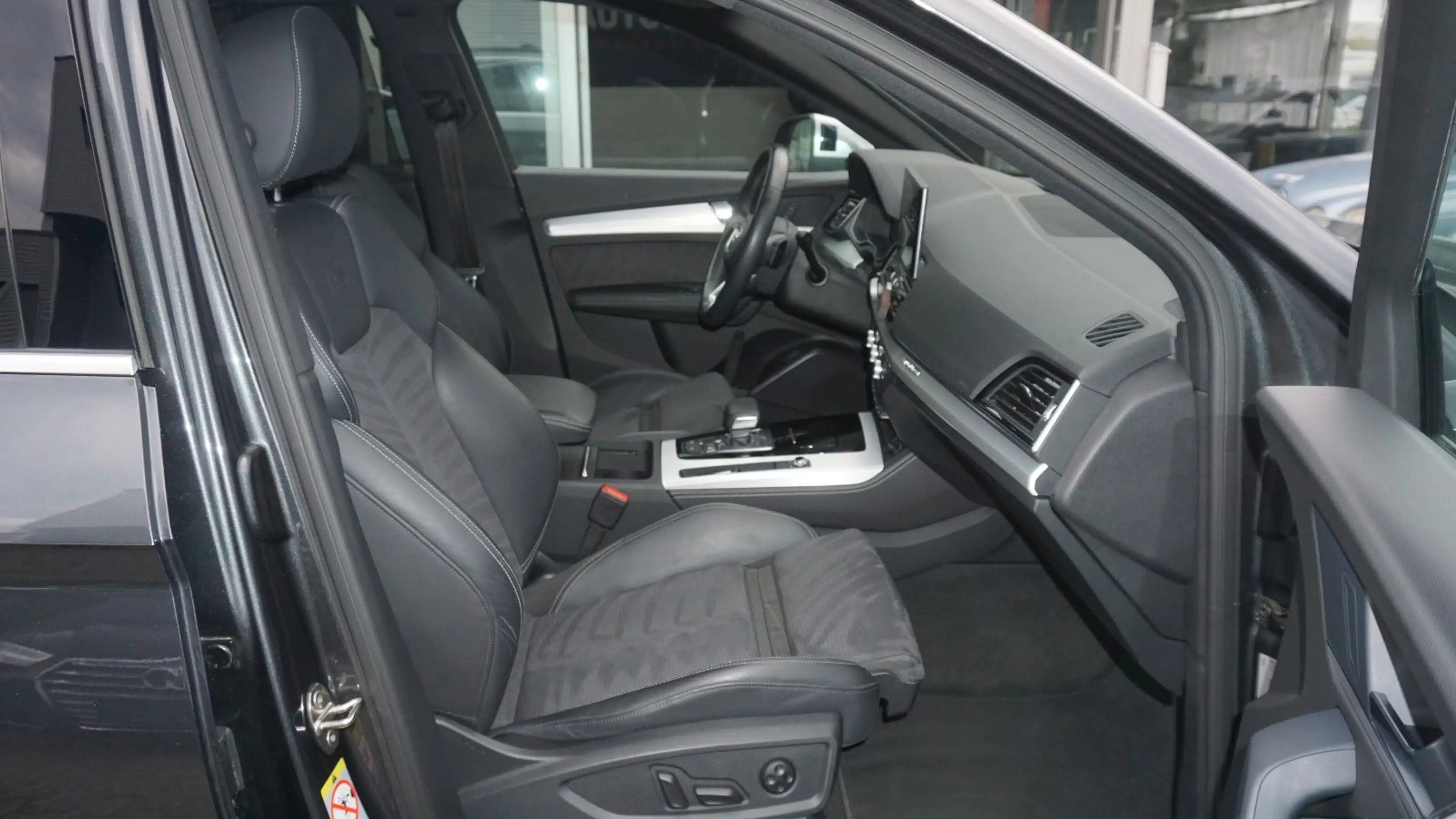 Audi SQ5 KAMERA*ACC*MATRIX*AHK*KEYLESS*TOTW*LHZ*TOP!! — photo 10