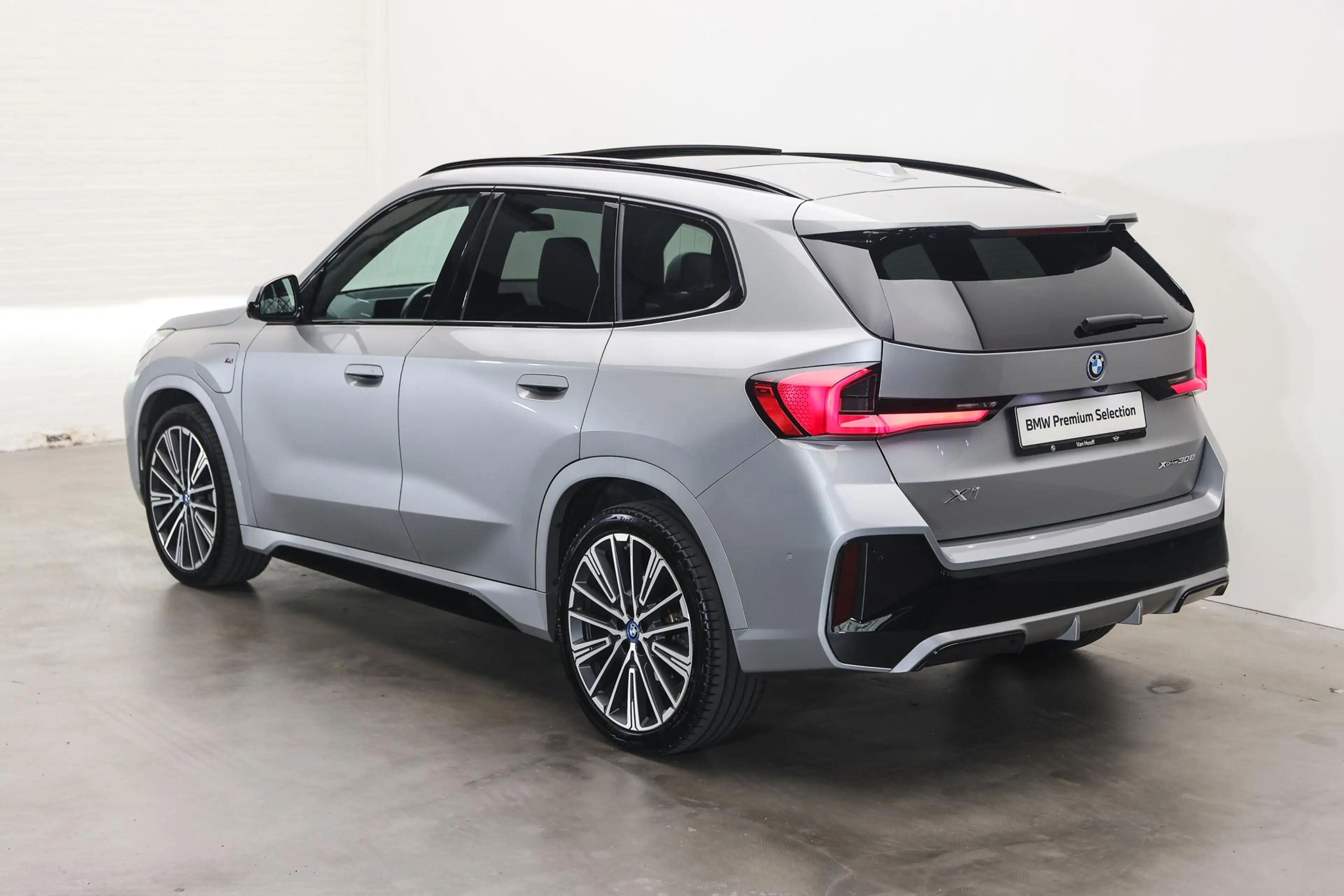 BMW X1 xDrive30e M Sport Automaat / Trekhaak / Panoramada — photo 2
