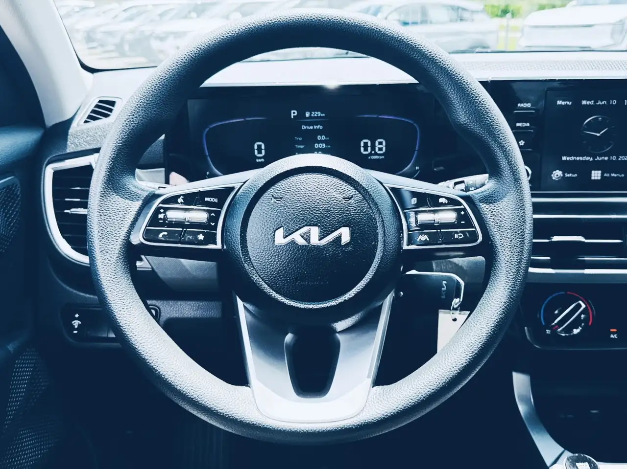 Kia Seltos снимка Kia Seltos