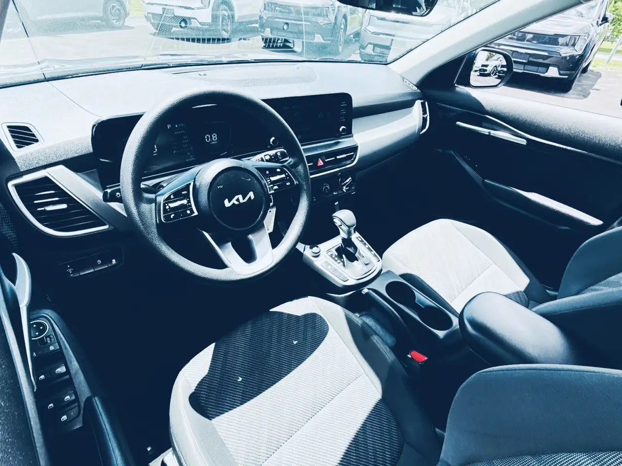 Kia Seltos снимка Kia Seltos