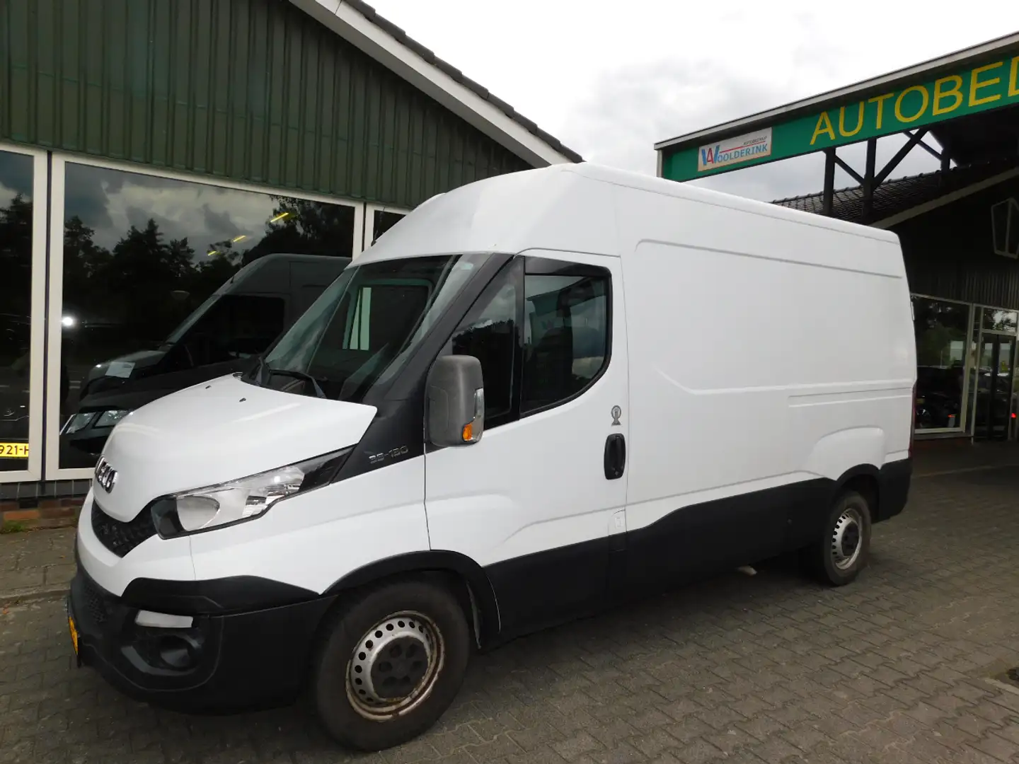 Iveco Daily 35S13 2.3 352 H1 127PK! Trekhaak! 2 bedden!! Wit - 1