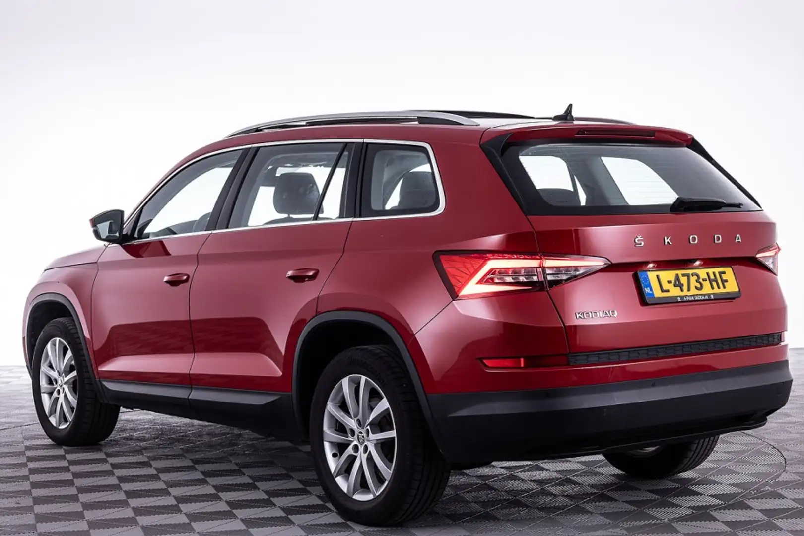 Skoda Kodiaq 1.5 TSI Business Edition | PANORAMADAK | Trekhaak Красный - 2