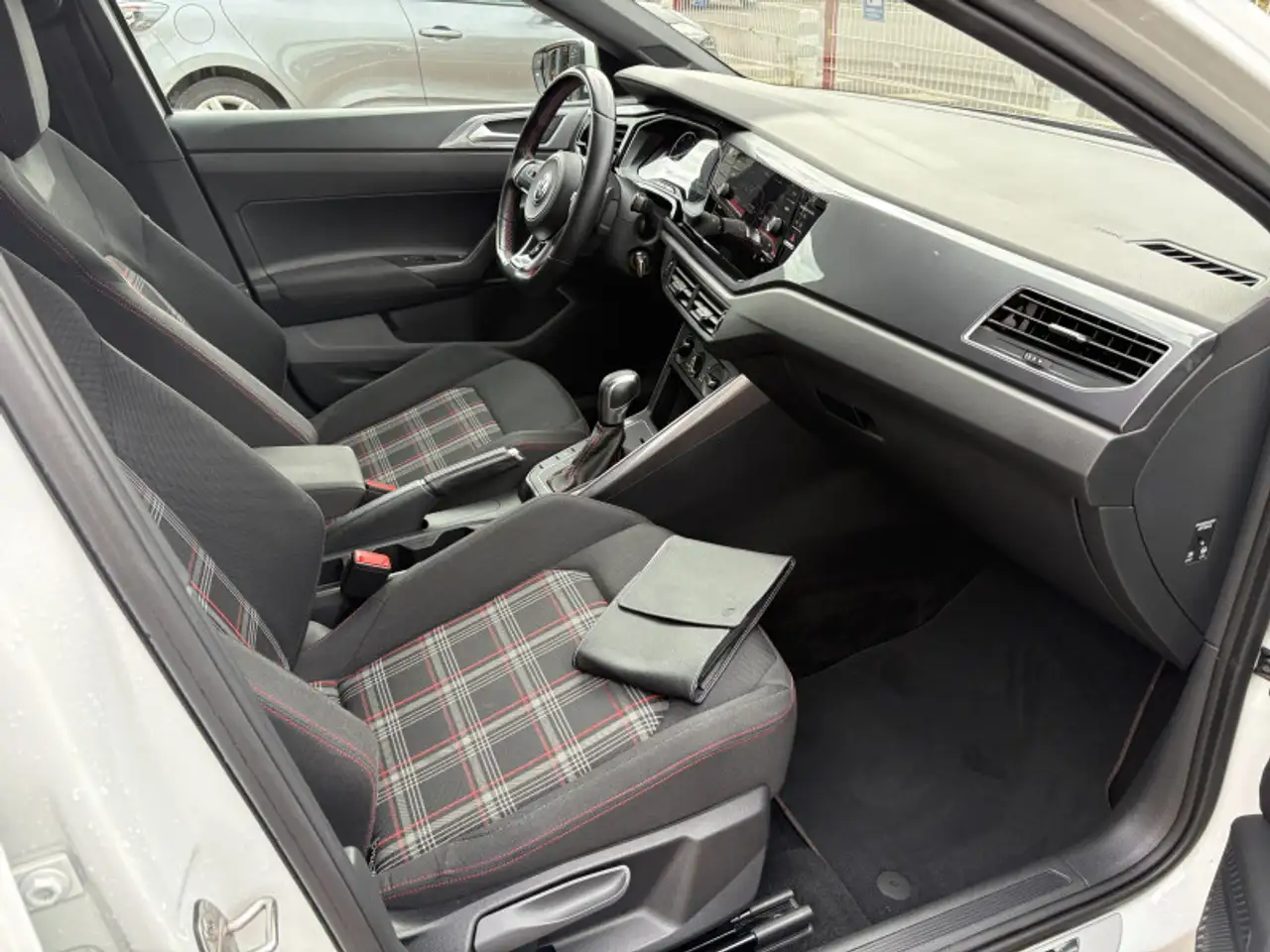 Volkswagen Polo GTI — photo 11