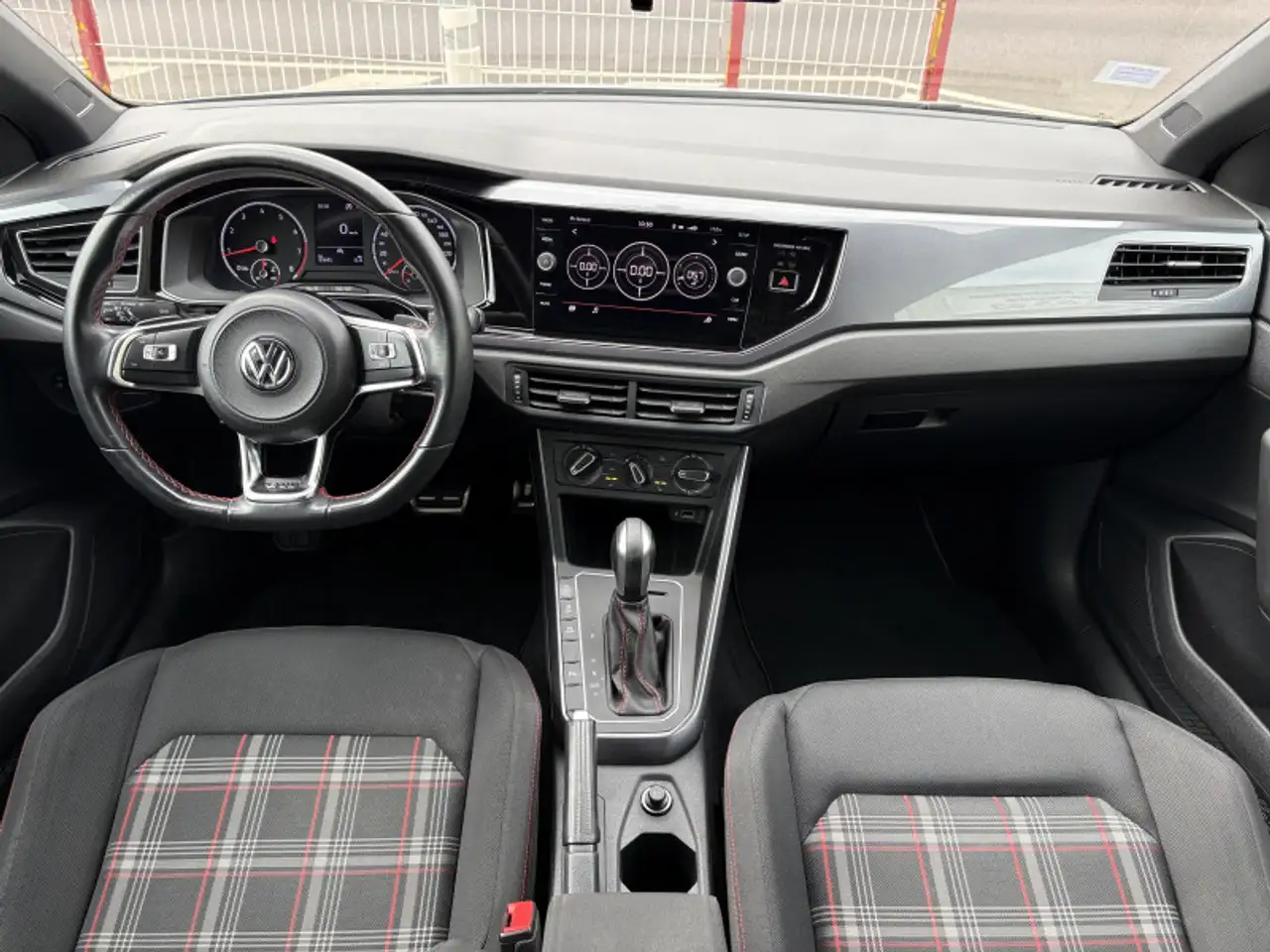 Volkswagen Polo GTI — photo 9