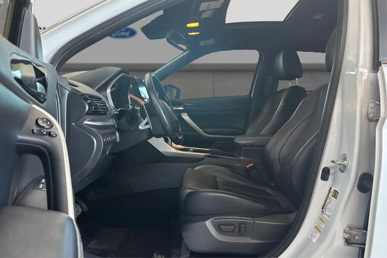 Mitsubishi Eclipse Cross снимка Mitsubishi Eclipse Cross