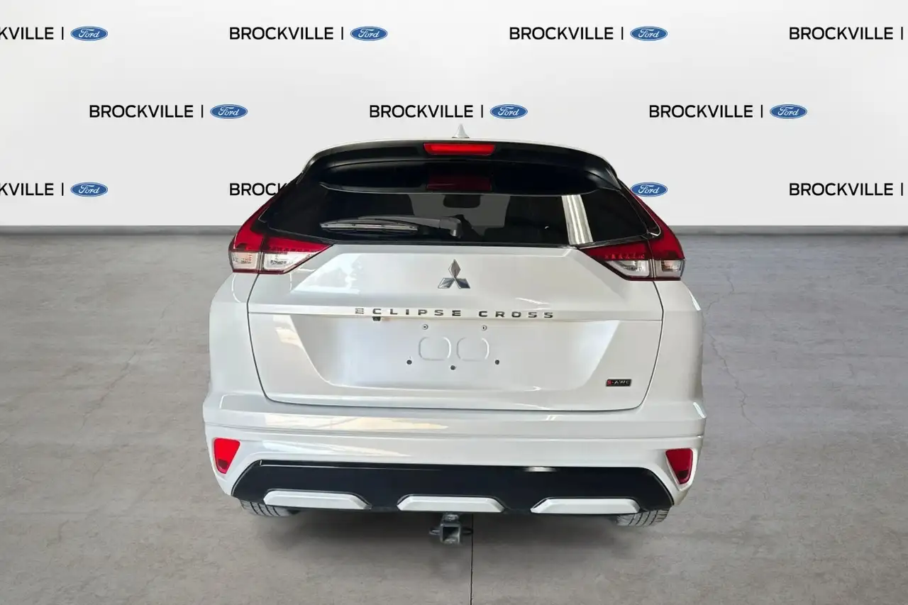 Mitsubishi Eclipse Cross снимка Mitsubishi Eclipse Cross
