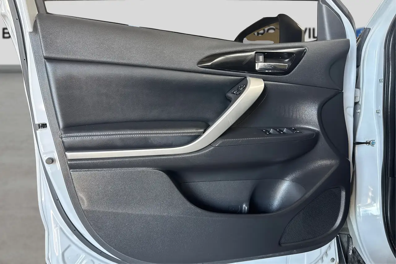 Mitsubishi Eclipse Cross снимка Mitsubishi Eclipse Cross