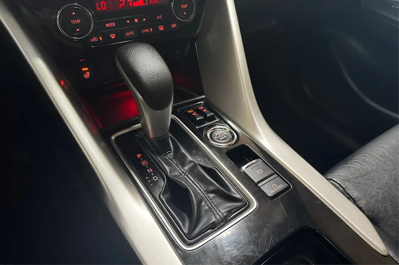 Mitsubishi Eclipse Cross снимка Mitsubishi Eclipse Cross