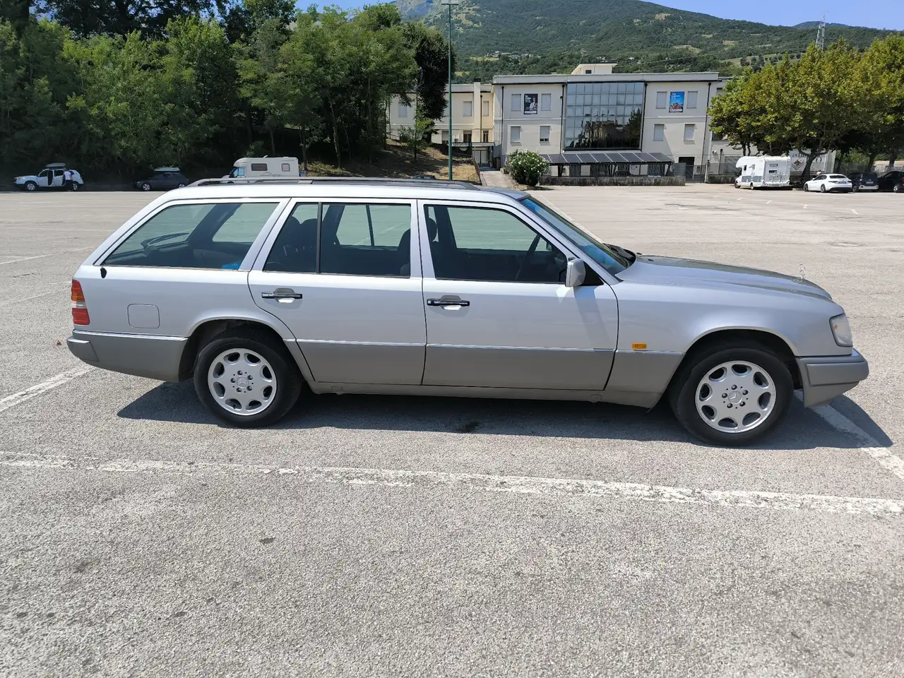 Mercedes-Benz 200 s124 sw, foto 1