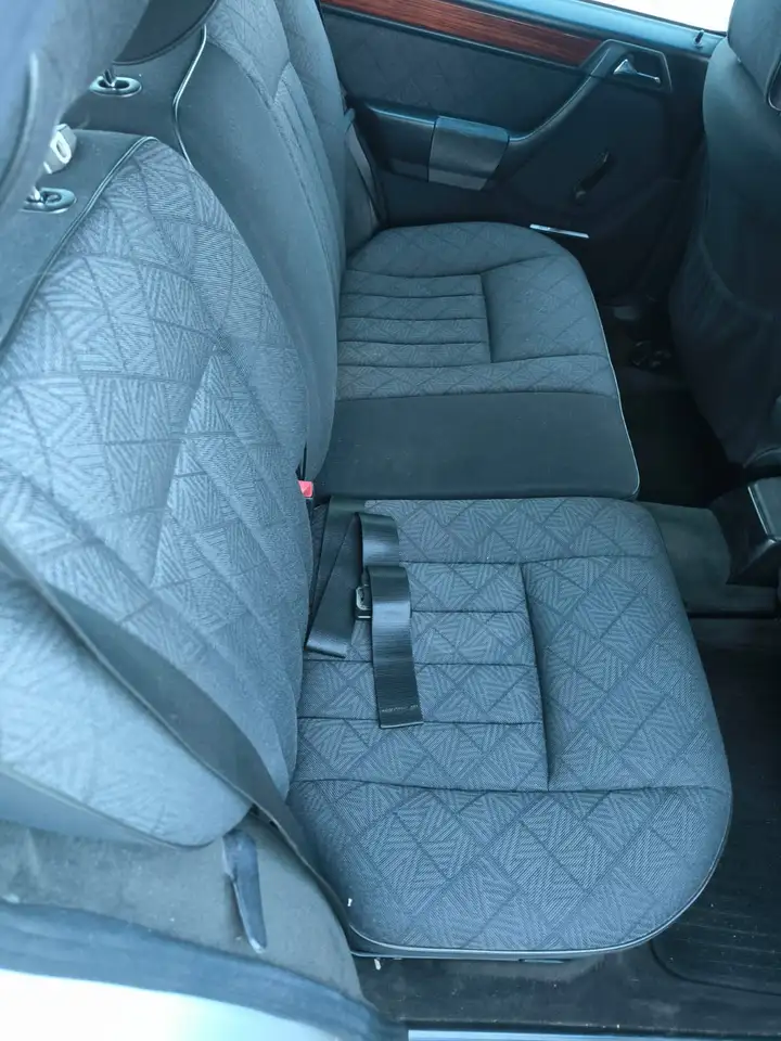 Mercedes-Benz 200 s124 sw, foto 12