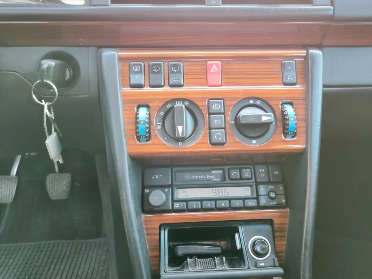 Mercedes-Benz 200 s124 sw, foto 9