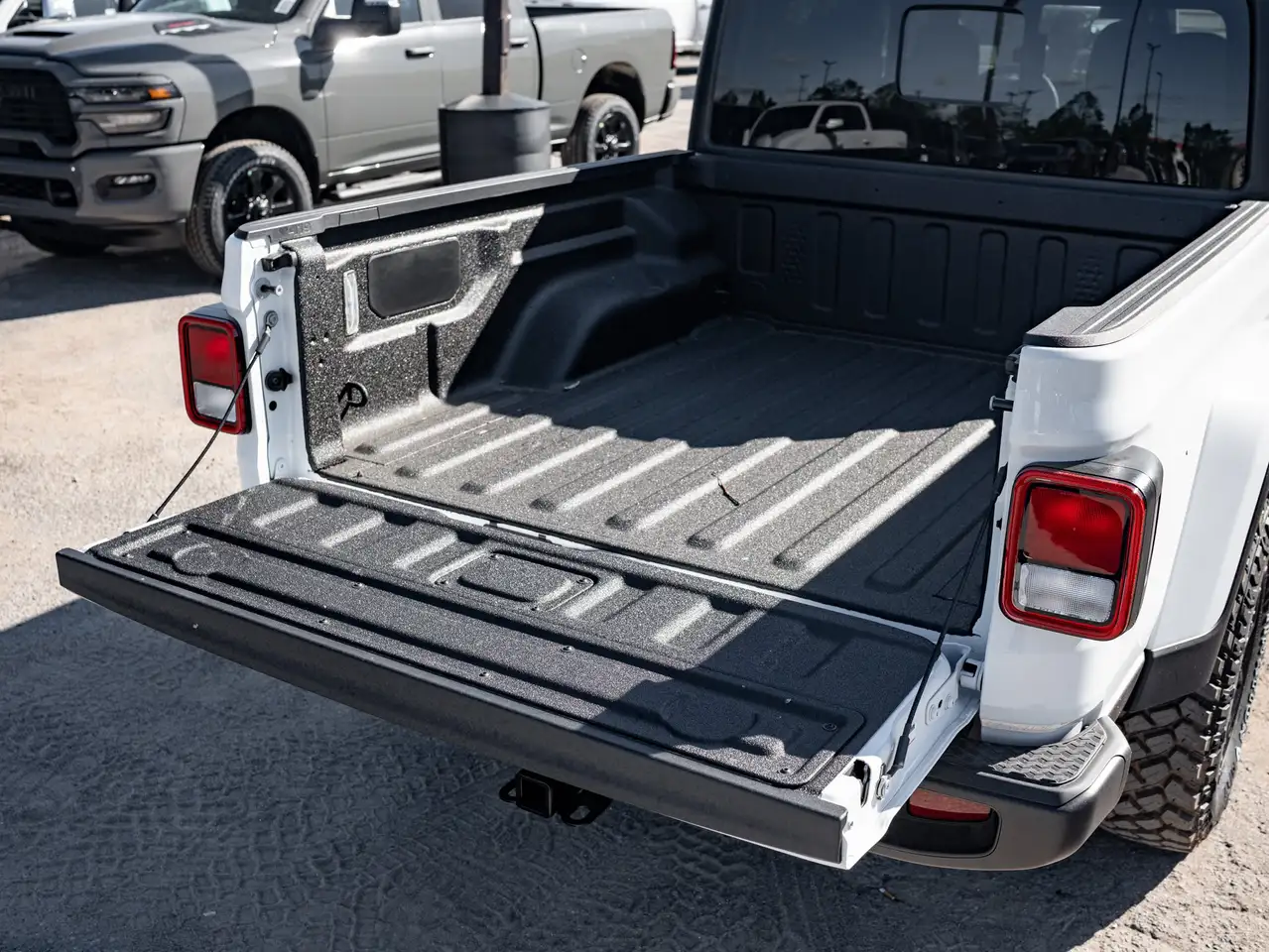 Jeep Gladiator снимка Jeep Gladiator
