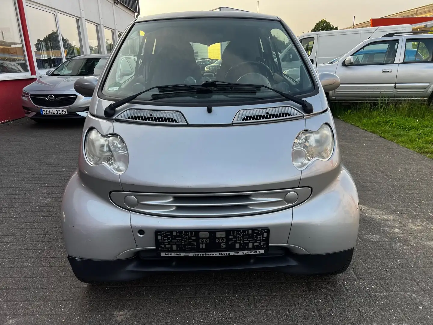 smart forTwo fortwo coupe Basis Silber - 2