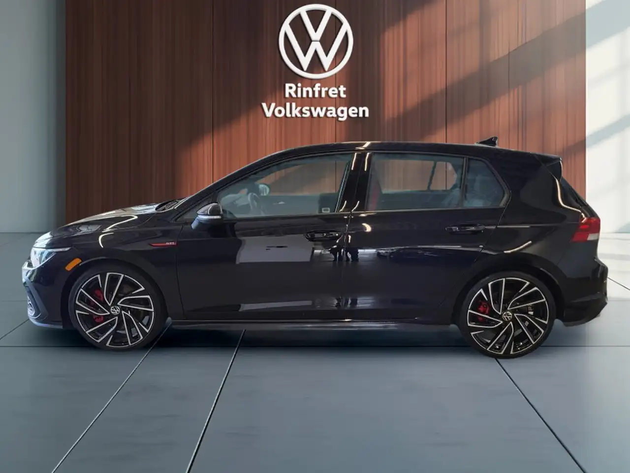 Volkswagen Golf GTI снимка Volkswagen Golf GTI