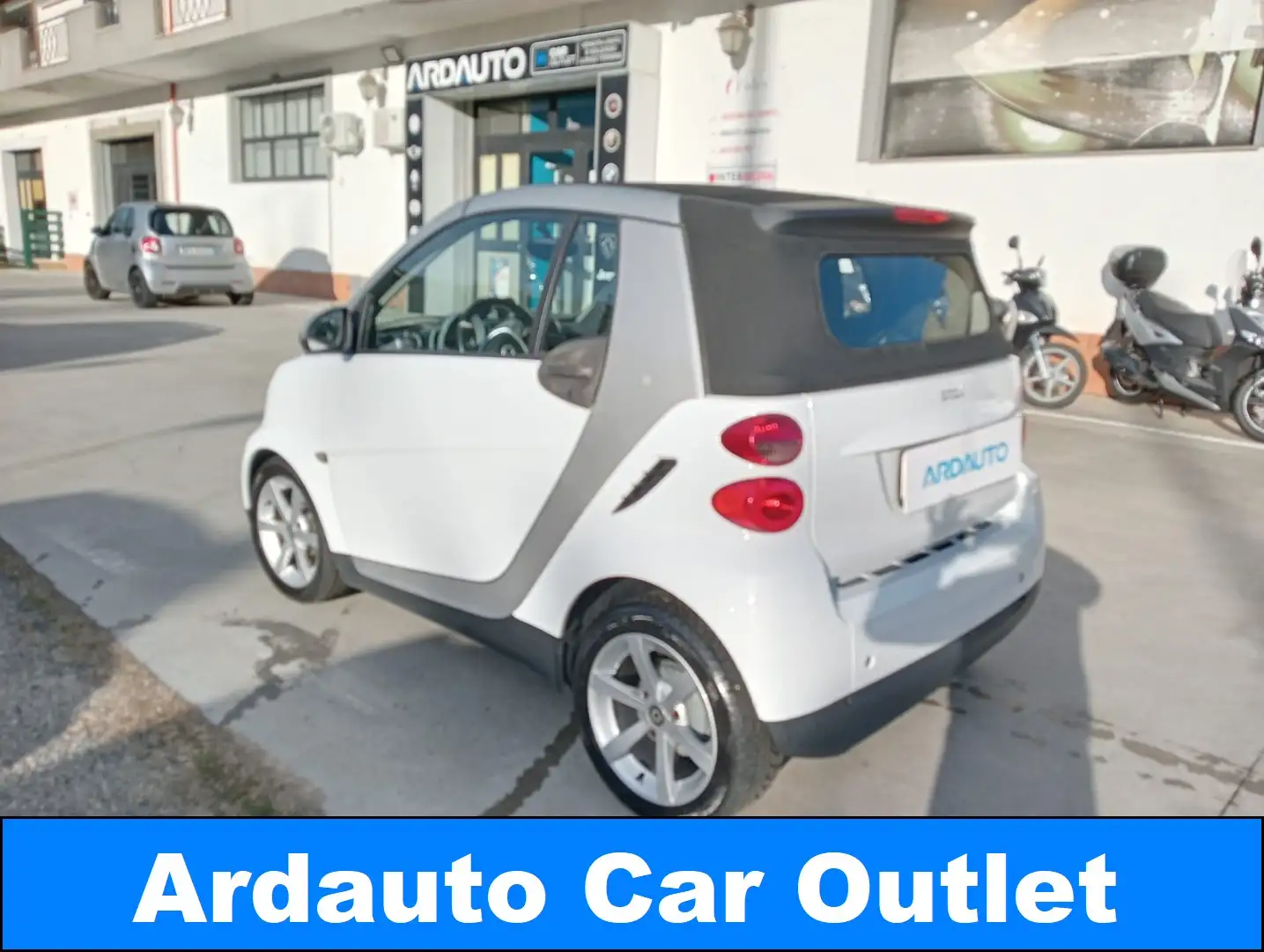 smart forTwo Smart Fortwo Cabrio pulse 70 cv Bianco - 2