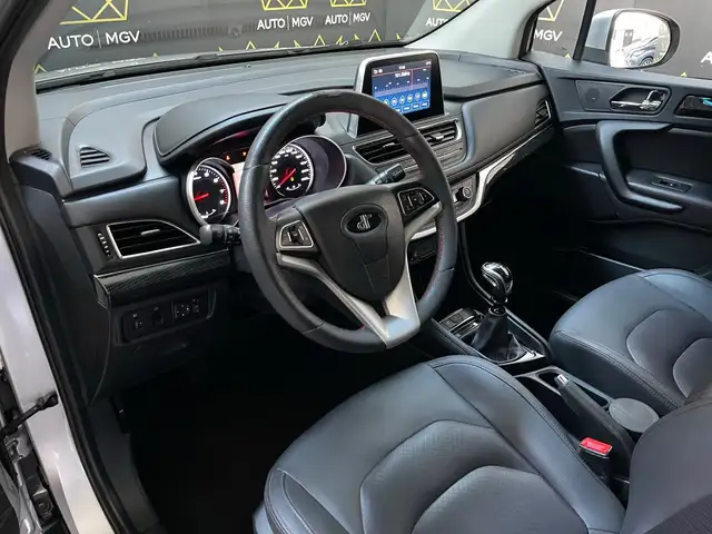 DR Automobiles DR4 view 8