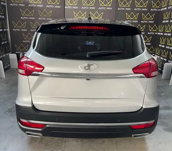 DR Automobiles DR4 view 5