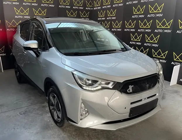 DR Automobiles DR4 view 3