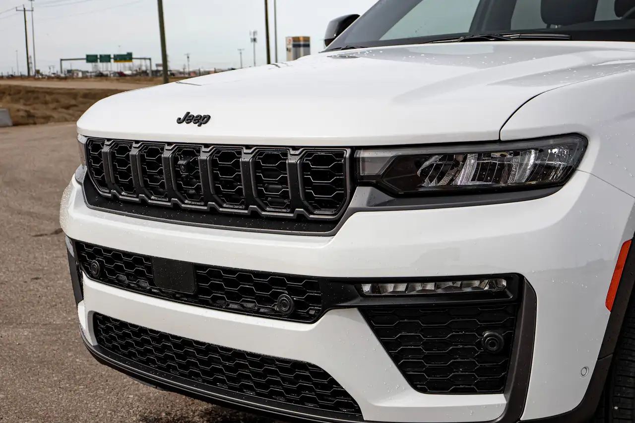 Jeep Grand Cherokee снимка Jeep Grand Cherokee