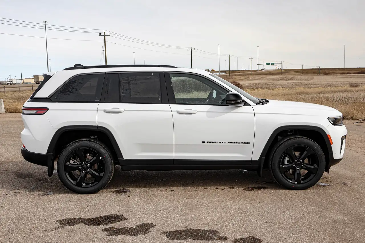 Jeep Grand Cherokee снимка Jeep Grand Cherokee