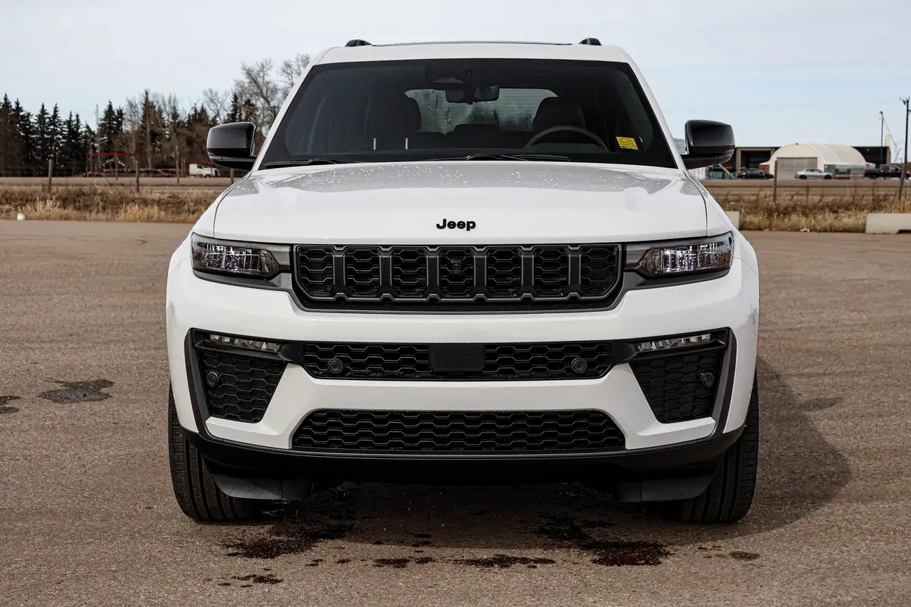 Jeep Grand Cherokee снимка Jeep Grand Cherokee