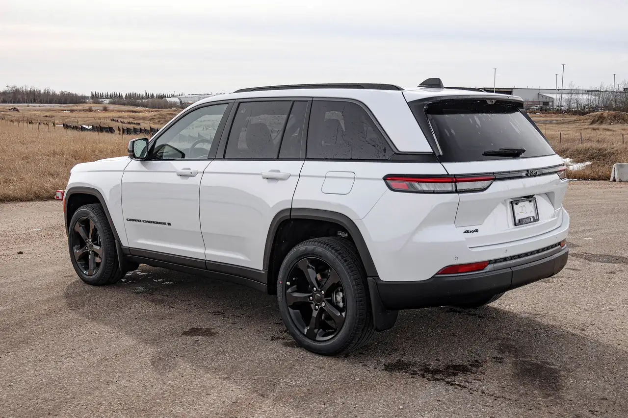 Jeep Grand Cherokee снимка Jeep Grand Cherokee