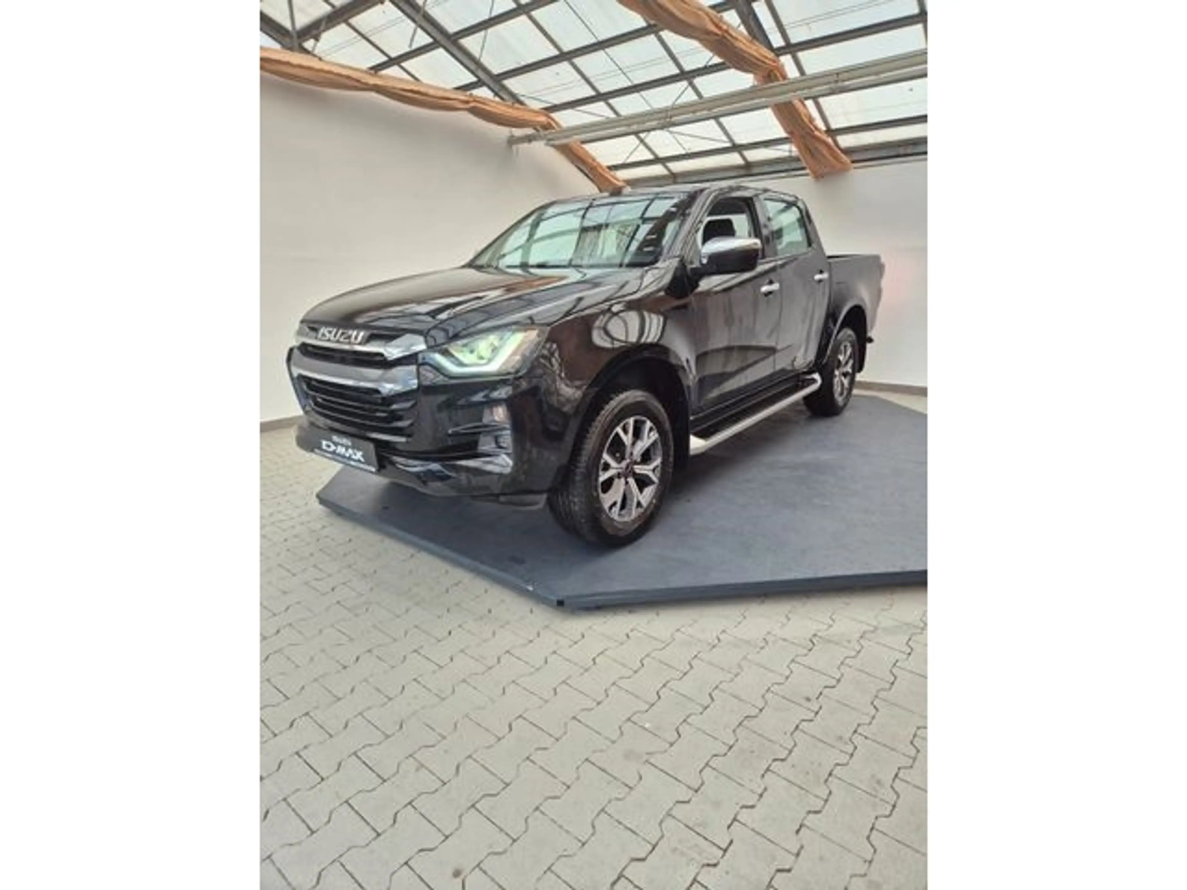 Isuzu D-Max Double Cab 4WD LSE A/T — photo 3
