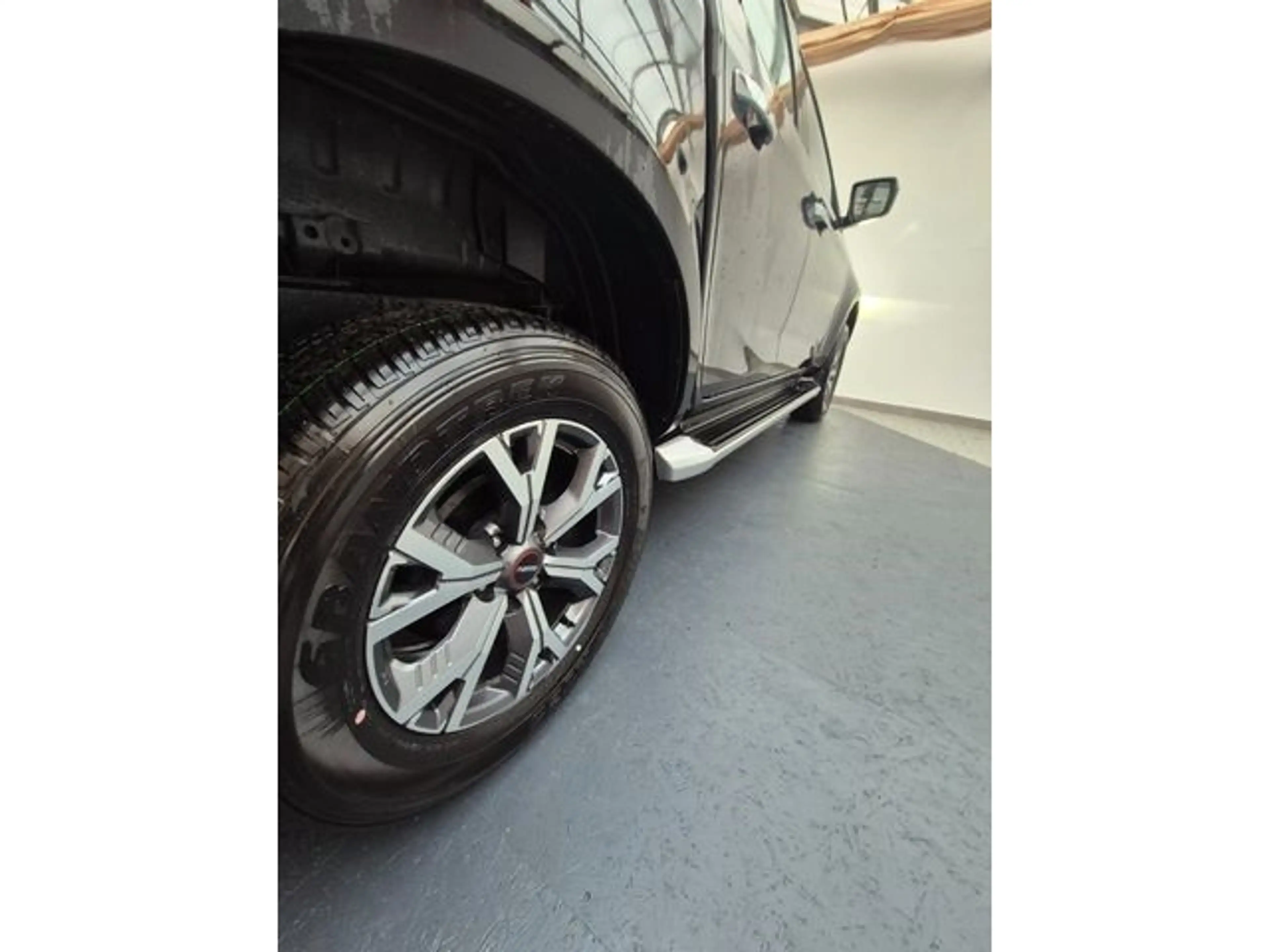 Isuzu D-Max Double Cab 4WD LSE A/T — photo 11