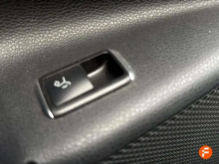 Mercedes-Benz GLA 2018, foto 28