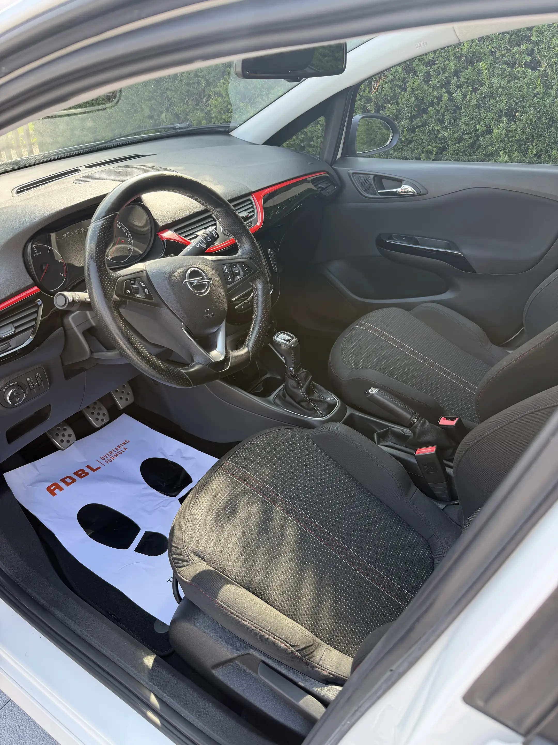 Opel Corsa-e Color édition — photo 6